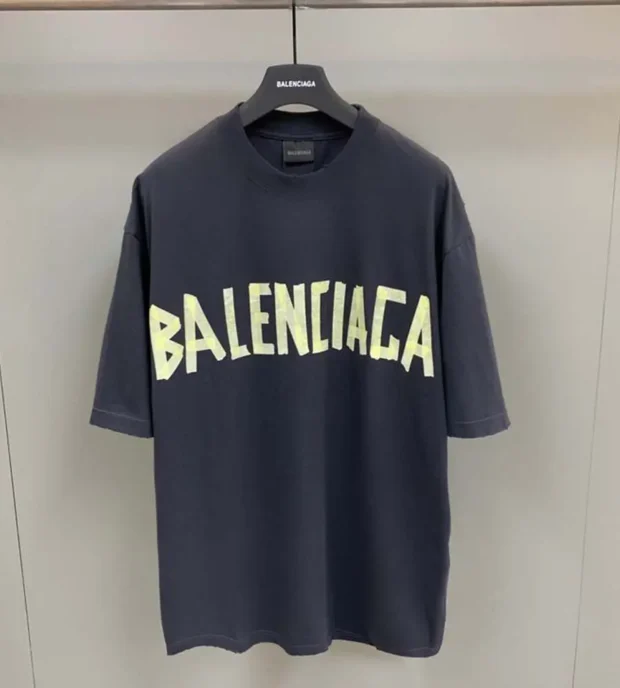 Balenciaga T-Shirt 250-26