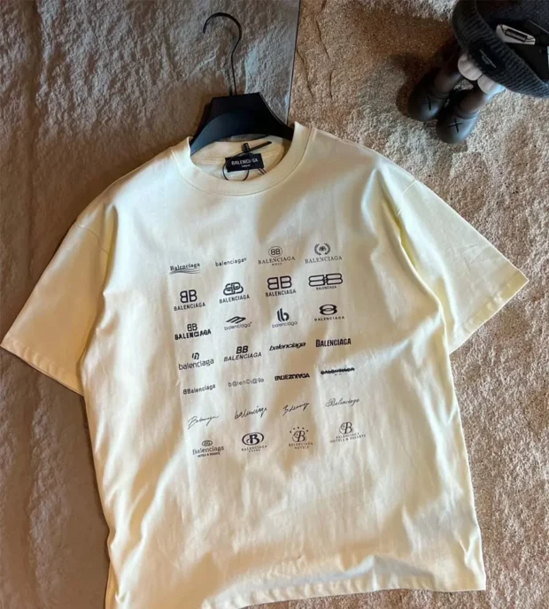 Balenciaga T-Shirt 250-40
