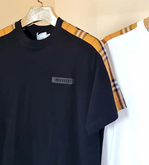 Burberry T-Shirt 250-1 - Image 3