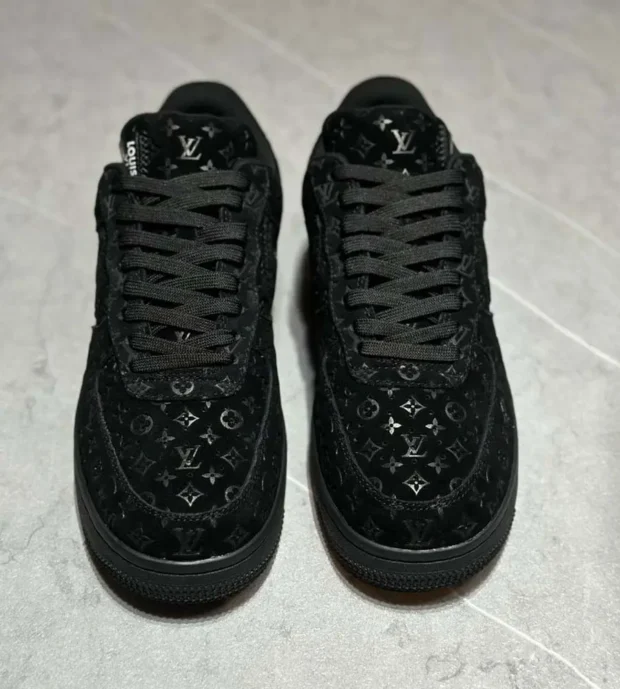 LV sneakers 950-4 - Image 2