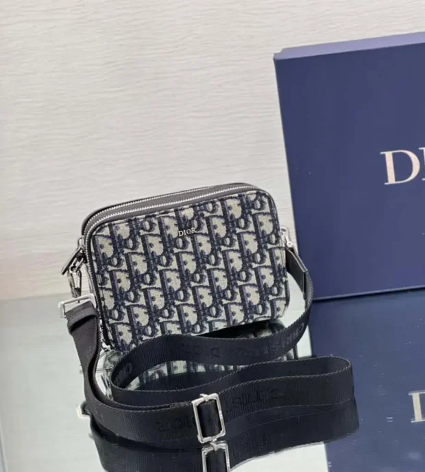 Christian Dior OBLIQUE Monogram Street Style Bag 850 - Image 2