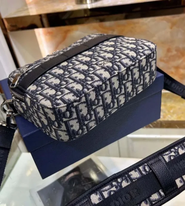 Dior Black Oblique Messenger Bag 900