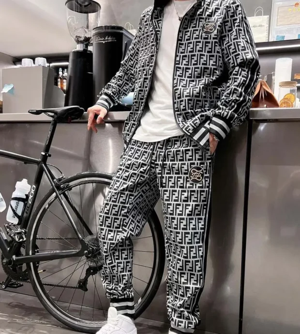 Fendi Track Suit-550-1