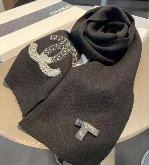 Channel Scarf-350-10