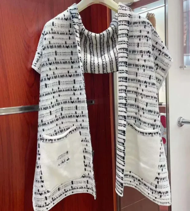 Channel Scarf-350-22