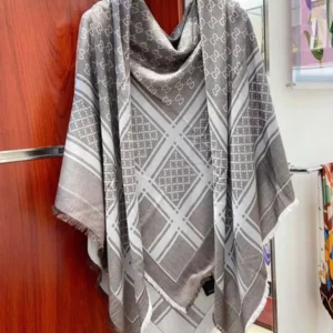 Gucci Scarf and Shawl-350-26