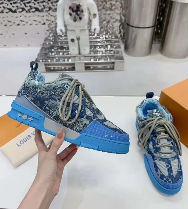 LV Sneakers-700-3 - Image 2