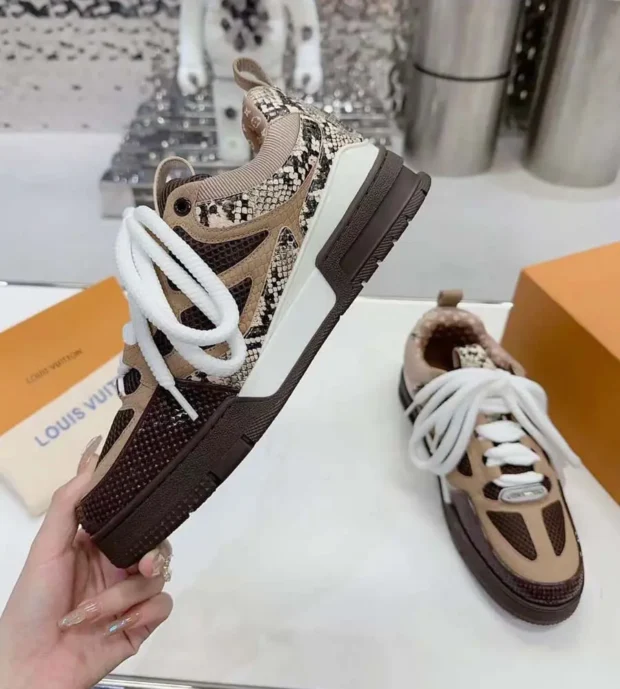 LV Sneakers-700-4 - Image 2