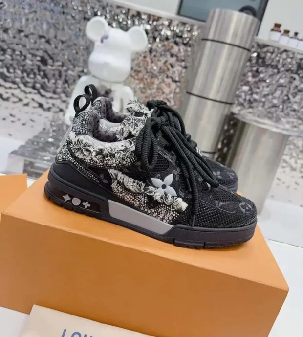 LV Sneakers-700-5