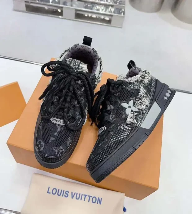 LV Sneakers-700-5 - Image 2