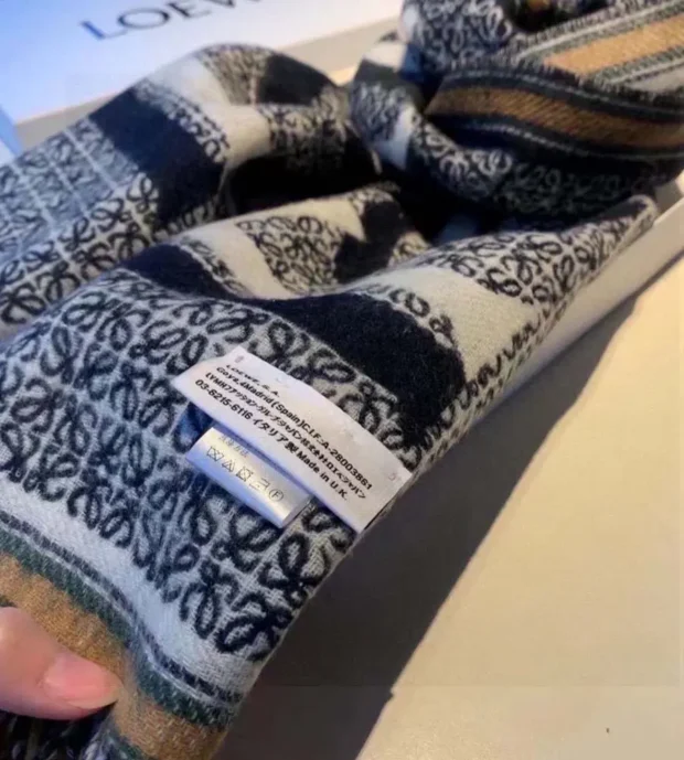 Loewe Scarf-350-3 - Image 2