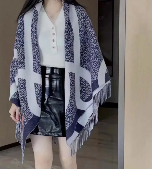 Loewe Shawl-400-2 - Image 2