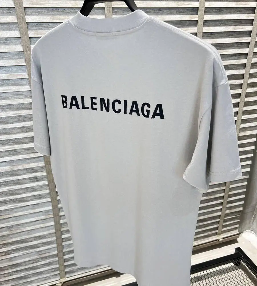 Balenciaga T-Shirt 250-110