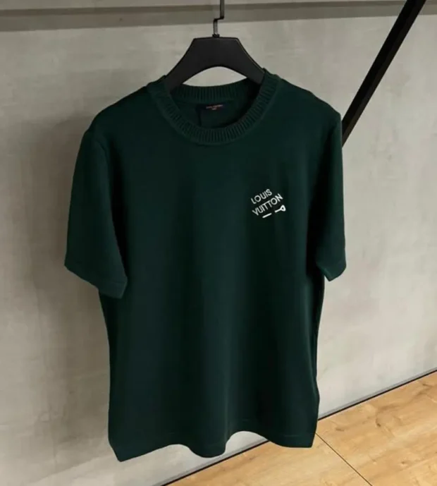 LV T Shirt-250-21