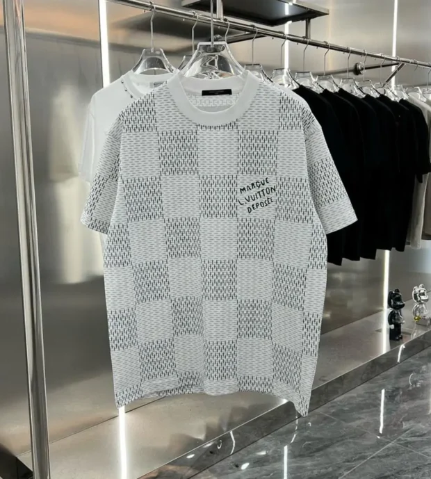 LV T Shirt-250-67