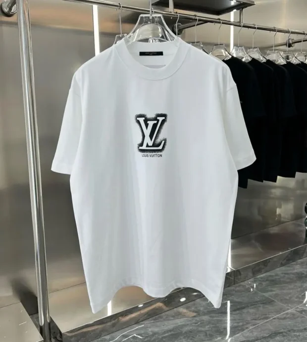 LV T Shirt-250-73
