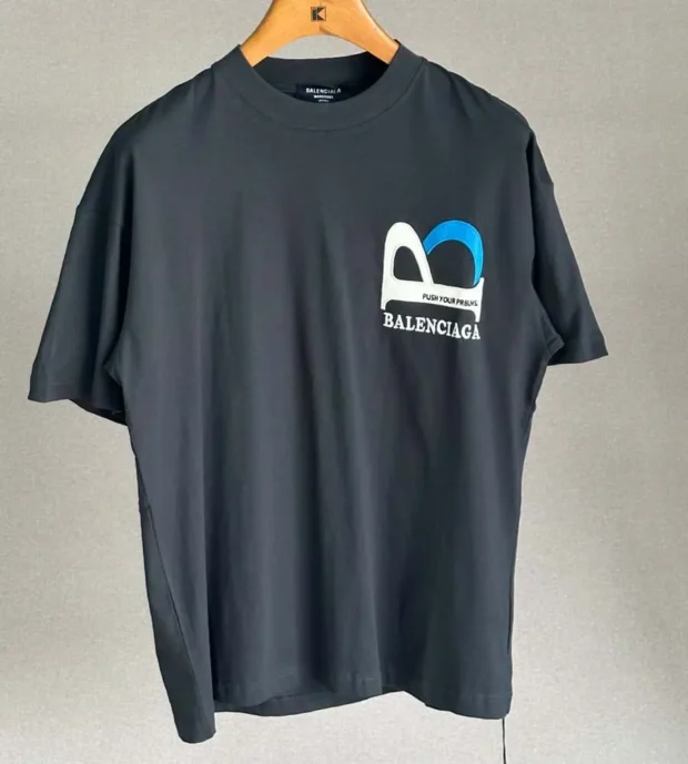 Balenciaga T-Shirt 250-143