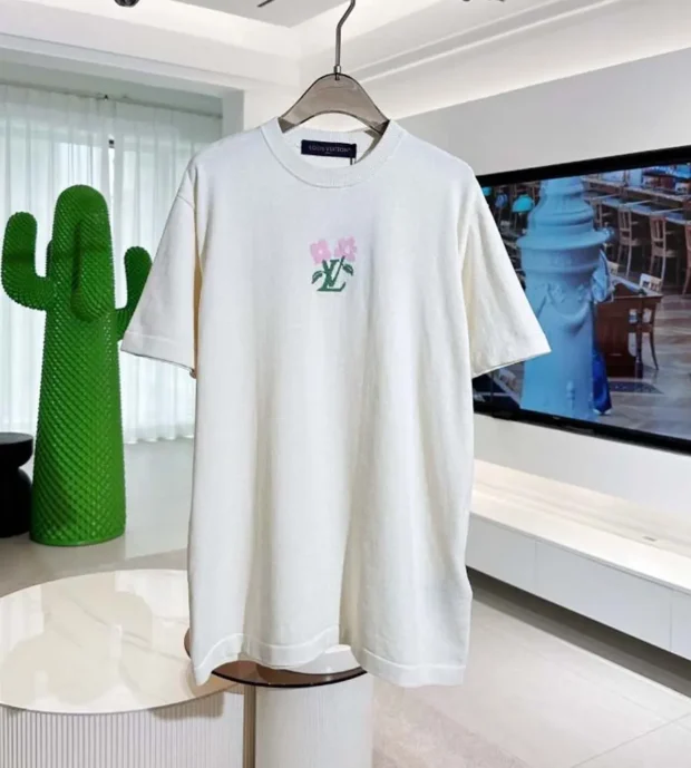 LV T Shirt-300-24