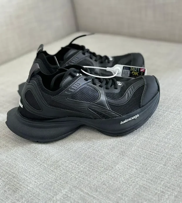 Balenciaga Sneakers 700-4