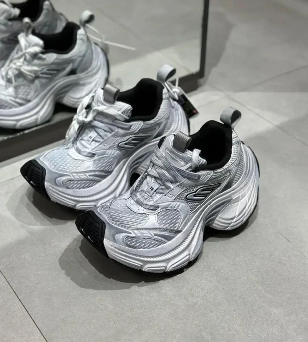 Balenciaga Sneakers 700-5