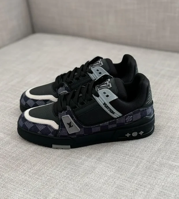 LV Sneakers-650-11
