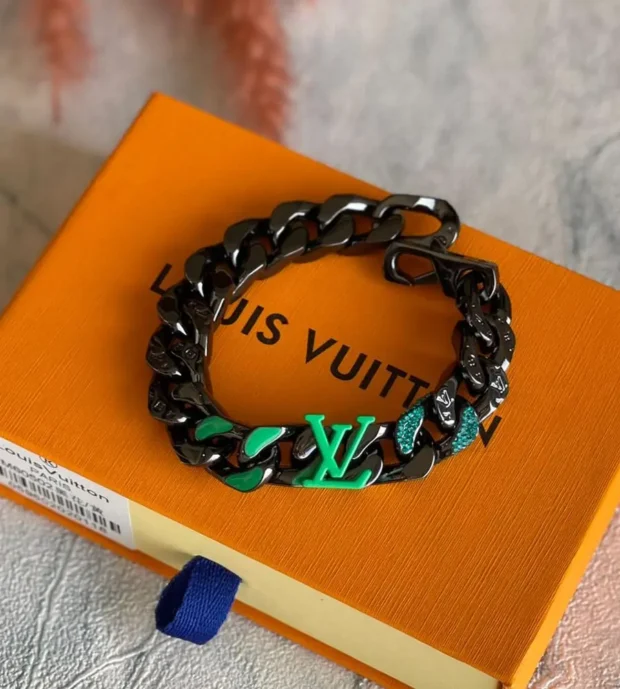 LV Men Bracelet-300-1