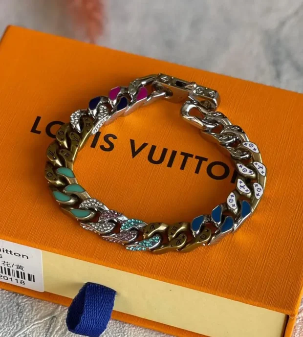 LV Men Bracelet-300-10
