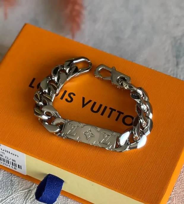 LV Men Bracelet-300-3