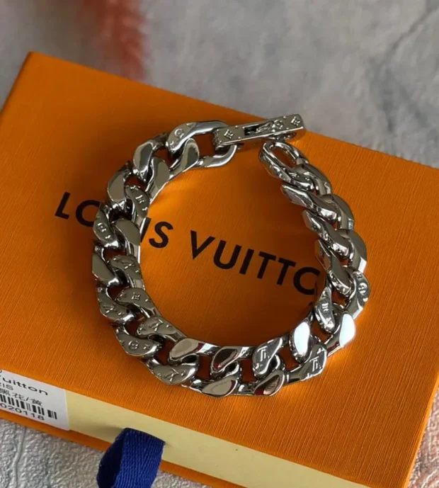 LV Men Bracelet-300-4