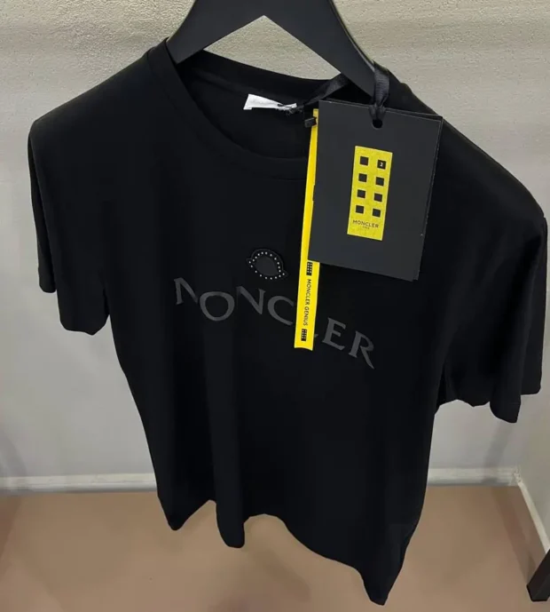 Moncler T-Shirt 250-43