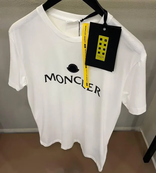 Moncler T-Shirt 250-44