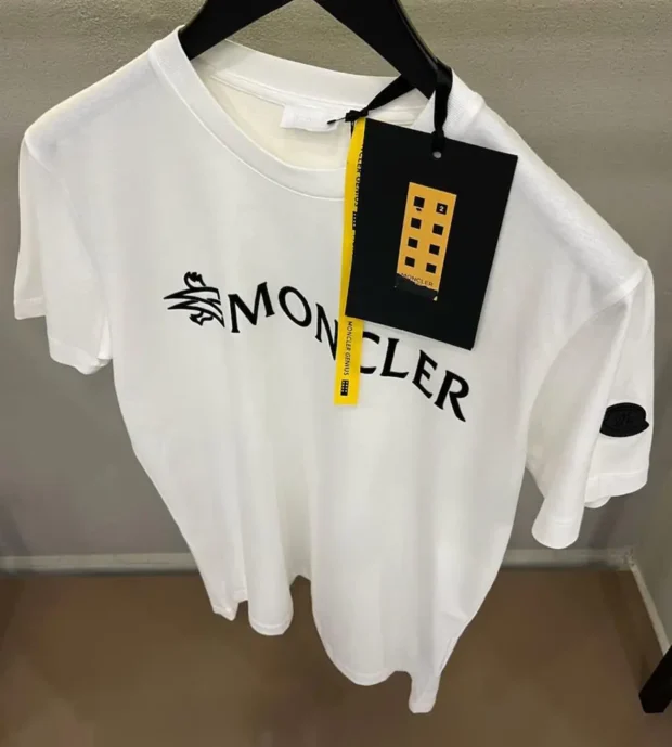 Moncler T-Shirt 250-45