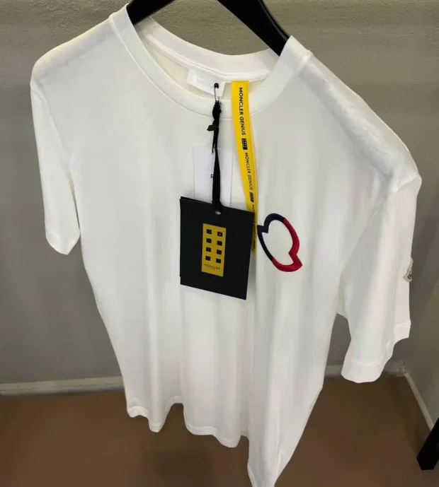 Moncler T-Shirt 250-46