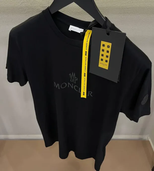 Moncler T-Shirt 250-47