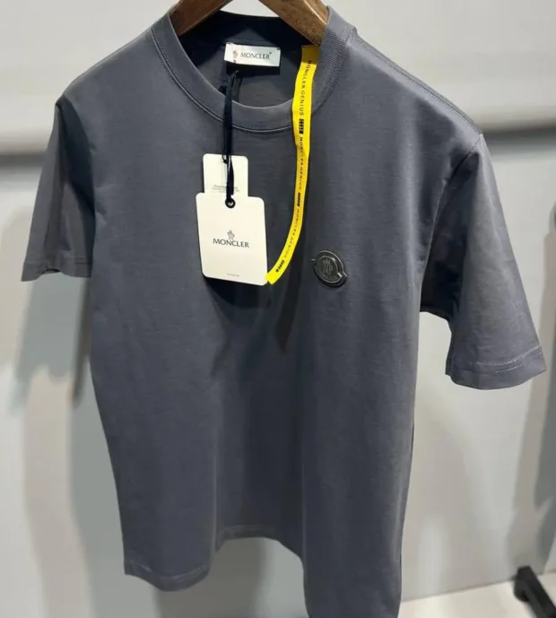 Moncler T-Shirt 250-52