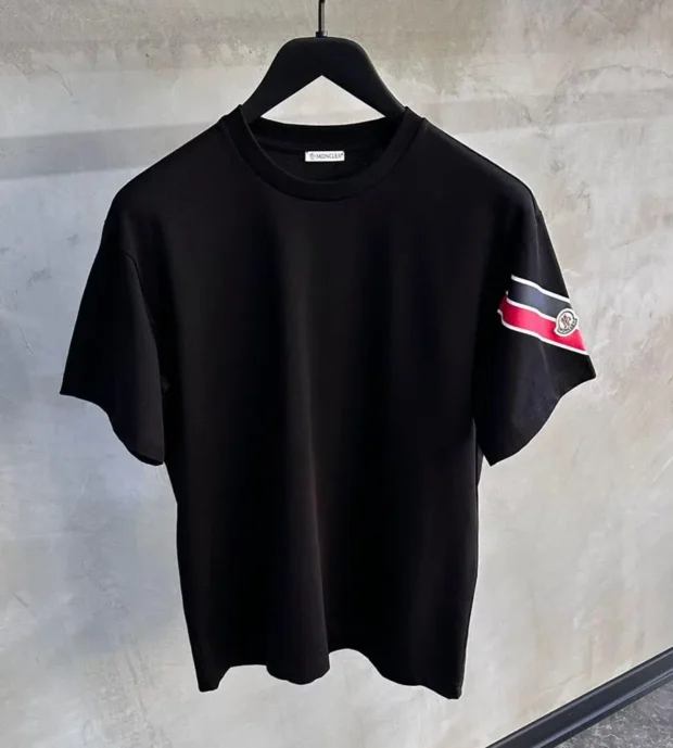 Moncler T-Shirt 250-60