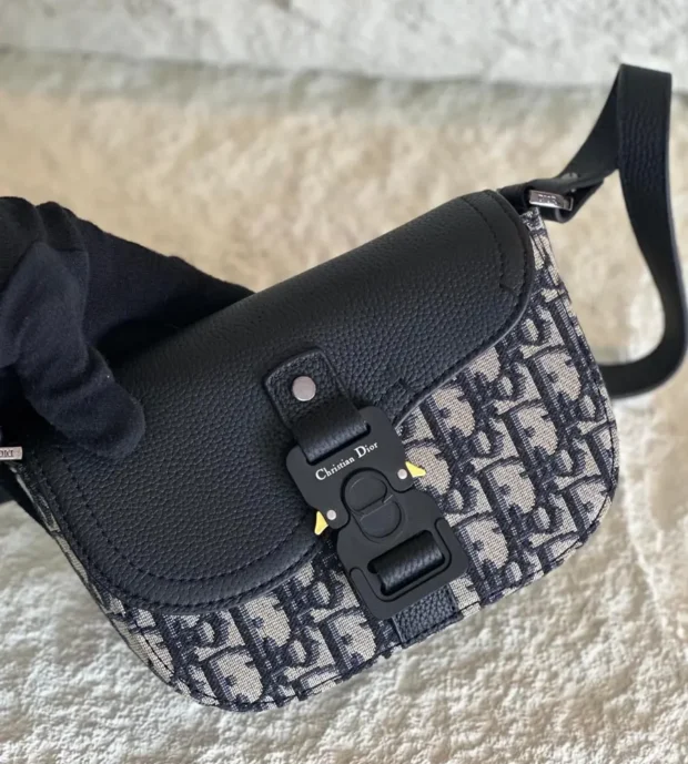 Christian Dior Oblique Crossbody Bag 850-4