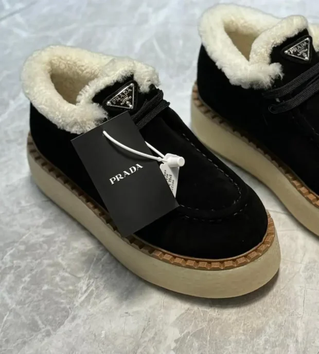 Prada Sneakers For Ladies 600-2