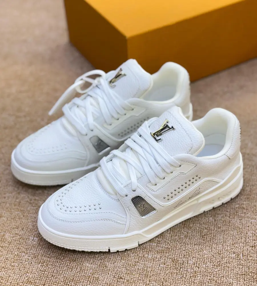 LV Sneakers 650-21