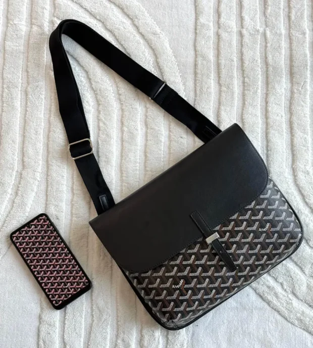 Goyard Cross Body Bag 900-3