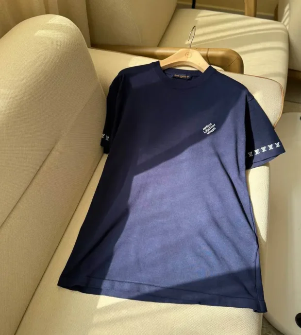LV T Shirt 320-6